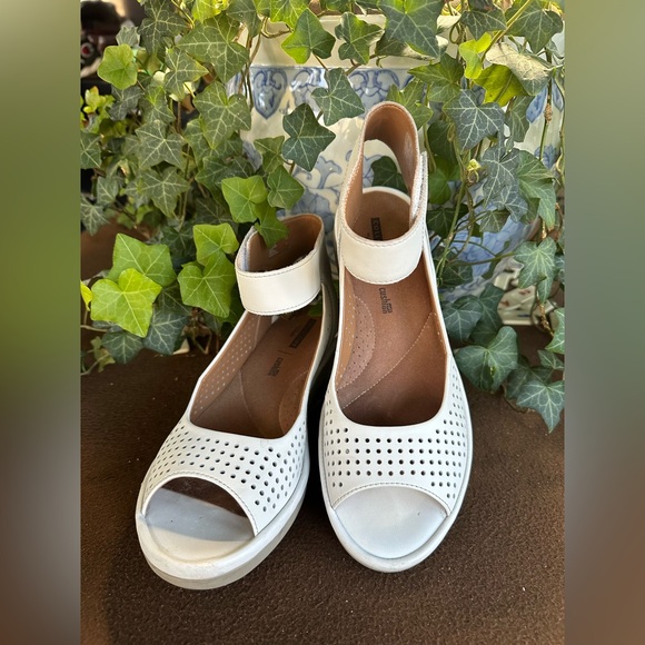 Clarks Collection women’s Reedly Salene wedge sandals - Picture 3 of 10